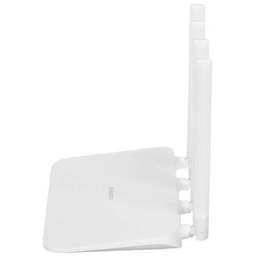 Wi-Fi роутер Xiaomi Router AC1200 Wi-Fi роутер Xiaomi Router AC1200 — WAN/LAN‑порты и органы управления